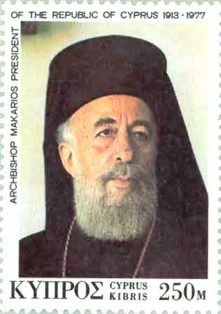 De 1960 à 1977, Monseigneur Makarios III cumula les fonctions actuelles de Sa Béatitude Chrysostome II et du président de la République Anastasiades.